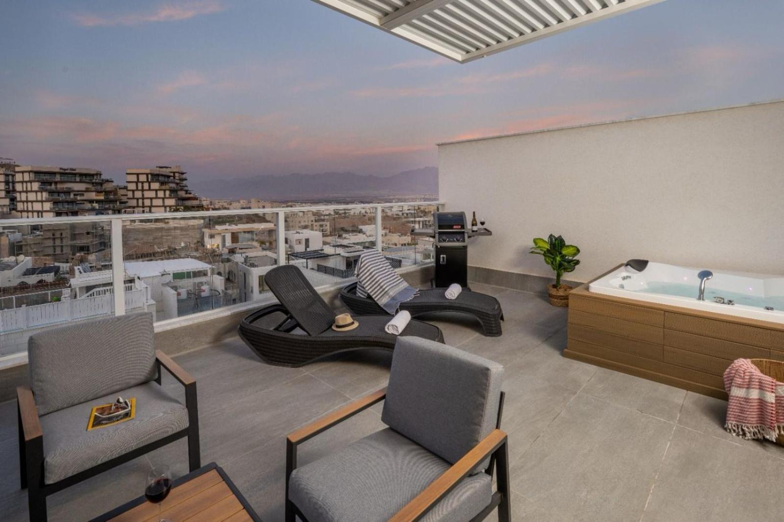 Апартаменты Mountain And Sea View - Penthouse With Private Pool Эйлат Экстерьер фото